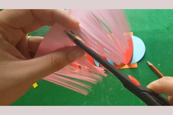 Cách làm đèn Trung thu bằng giấy A4 tại nhà cho mẹ và bé dễ thực hiện