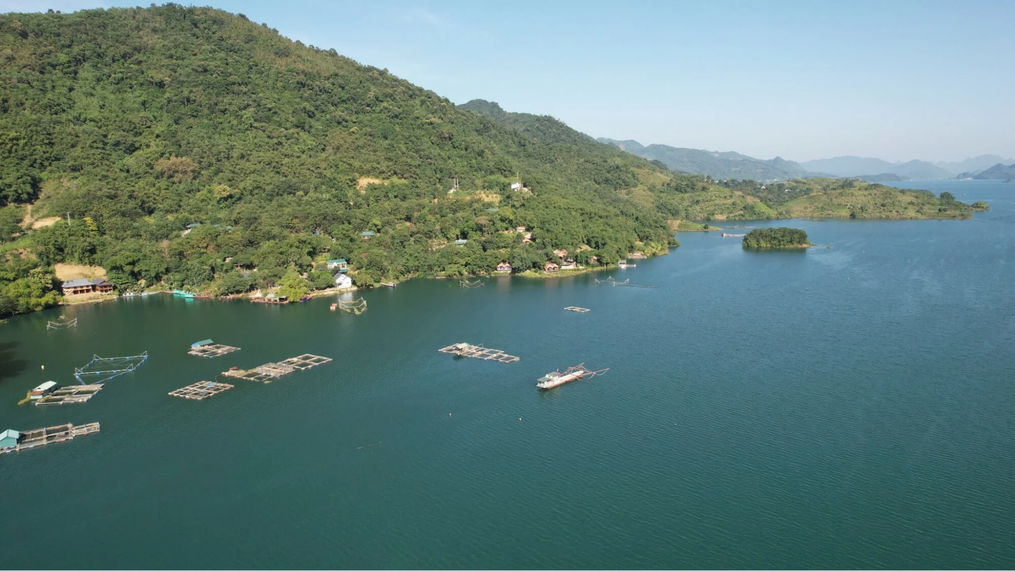 Khám phá Thung Nai Hòa Bình: Viên ngọc xanh giữa lòng sông Đà