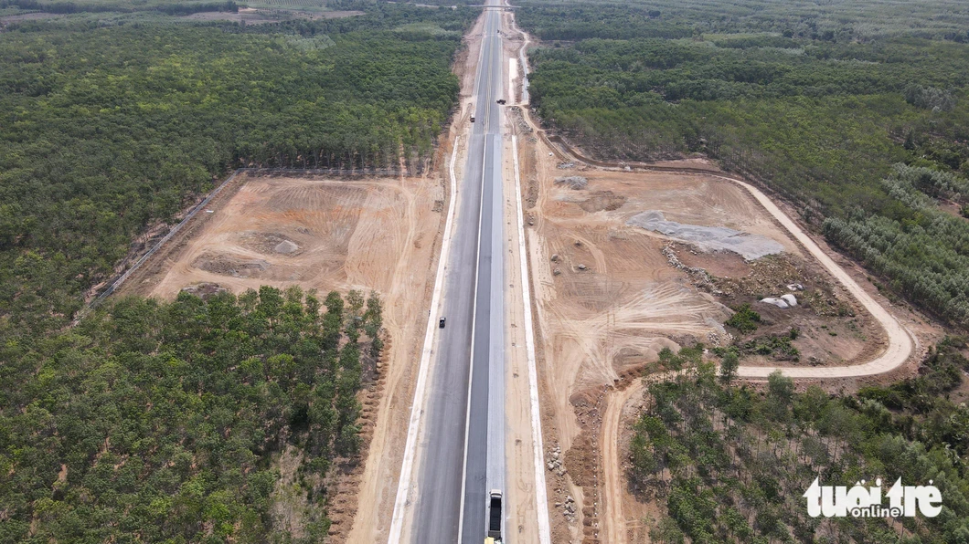 MÁCH BẠN KHI ĐI VÀO CAO TỐC PHAN THIẾT - DẦU GIÂY - Công ty Cổ phần Tập đoàn Đầu tư Địa ốc No Va (Mã CK: NVL)