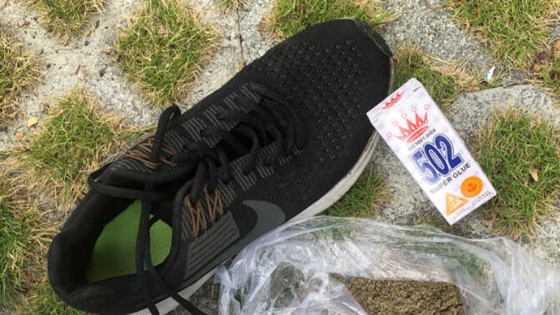 Gợi ý 3 cách dán đế giày thể thao chắc chắn và bền đẹp