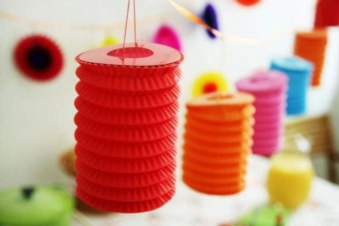 Cách làm đèn Trung thu bằng giấy A4 tại nhà cho mẹ và bé dễ thực hiện