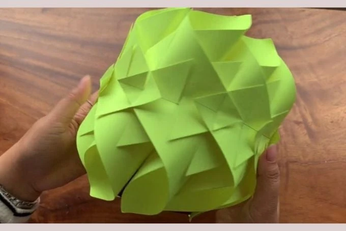 Cách làm đèn Trung thu bằng giấy A4 tại nhà cho mẹ và bé dễ thực hiện