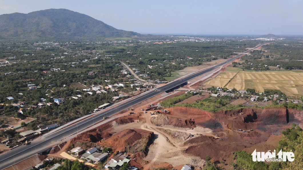 MÁCH BẠN KHI ĐI VÀO CAO TỐC PHAN THIẾT - DẦU GIÂY - Công ty Cổ phần Tập đoàn Đầu tư Địa ốc No Va (Mã CK: NVL)