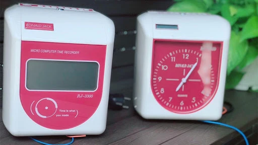 Tổng hợp top 5 máy chấm công thẻ giấy phổ biến nhất 2024