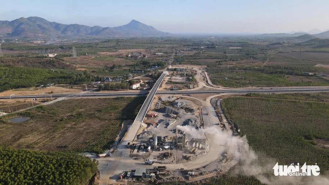 MÁCH BẠN KHI ĐI VÀO CAO TỐC PHAN THIẾT - DẦU GIÂY - Công ty Cổ phần Tập đoàn Đầu tư Địa ốc No Va (Mã CK: NVL)