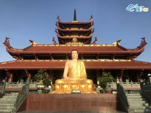 Chùa Liên Hoa - Ngôi chùa 22 năm không đốt vàng mã, làm từ thiện