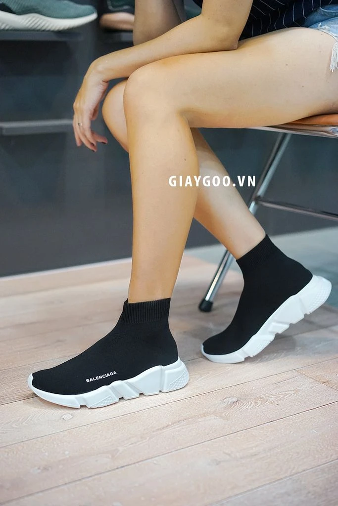 Giày Balenciaga đen trắng Speed Trainer