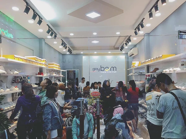 Giày BOM: Biểu tượng của đam mê thời trang Việt Nam