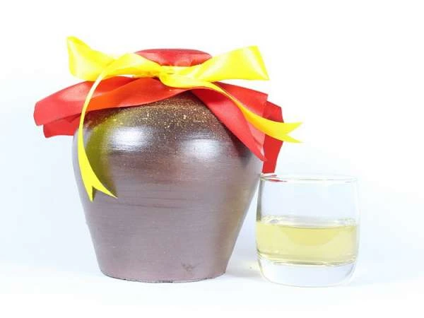 Rượu nếp cái hoa vàng: Hương vị truyền thống Việt Nam