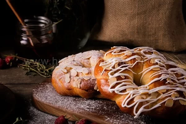 Cách làm bánh mì hoa cúc thơm ngon tại nhà