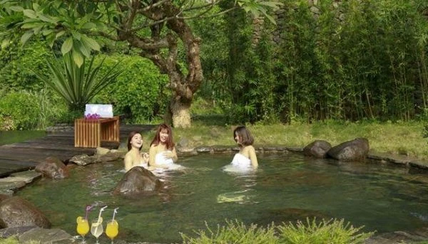 Hòa bình có gì hay mà ai đi cũng không nỡ về ?