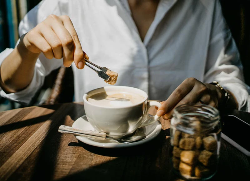 Đường hóa học là gì? Tác dụng và tác hại bạn cần biết