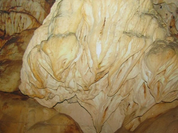 Hòa bình có gì hay mà ai đi cũng không nỡ về ?