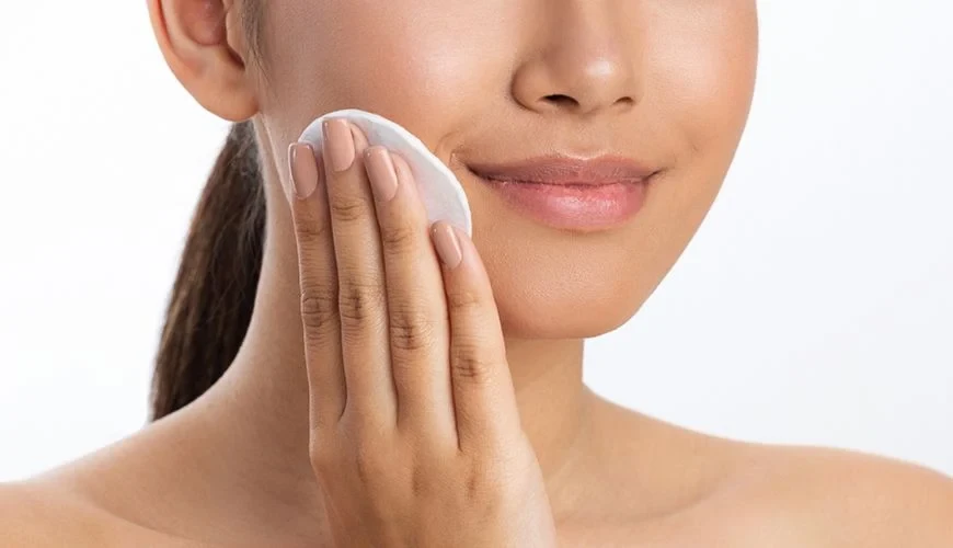 Mách bạn cách sử dụng nước hoa hồng chăm da đúng “chuẩn”