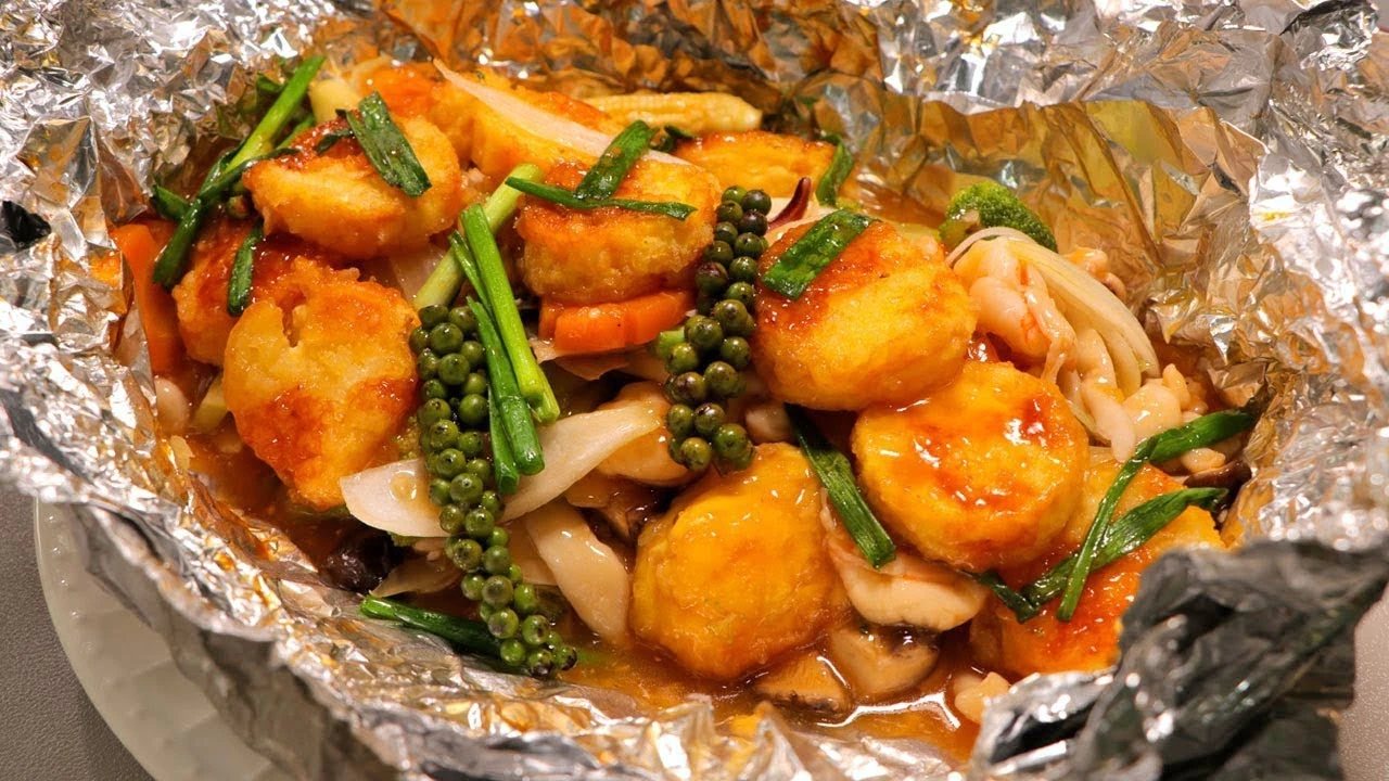 Làm đậu hũ nướng giấy bạc bằng nồi chiên không dầu tại nhà đơn giản, đậm vị