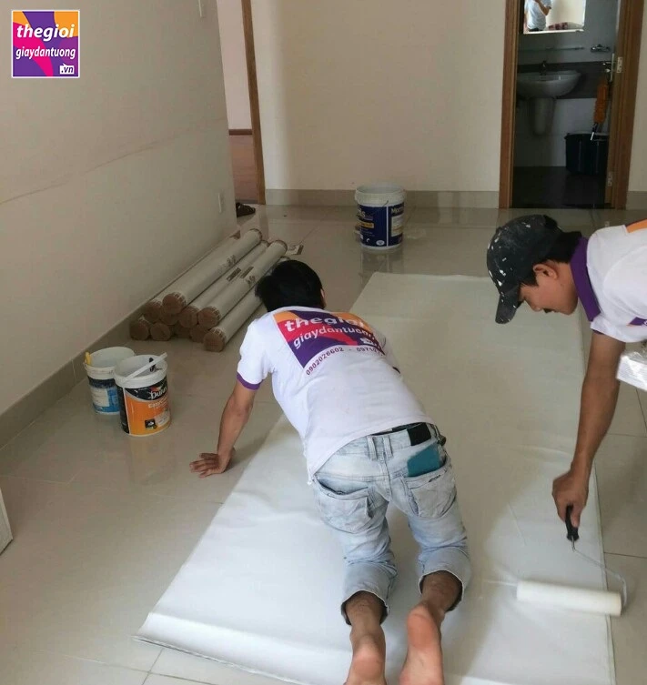 Quy trình thi công giấy dán tường đơn giản nhất