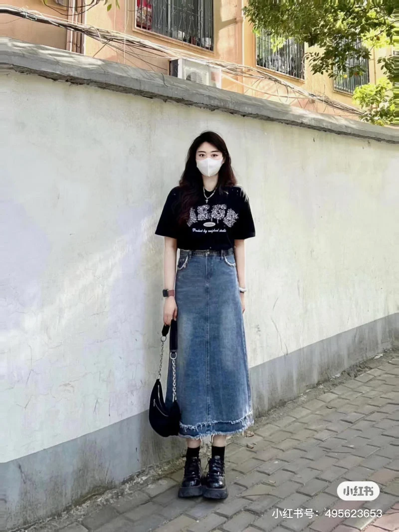 Những Phong Cách Phối Đồ Với Chân Váy Jean Dài HOT Nhất Năm Nay