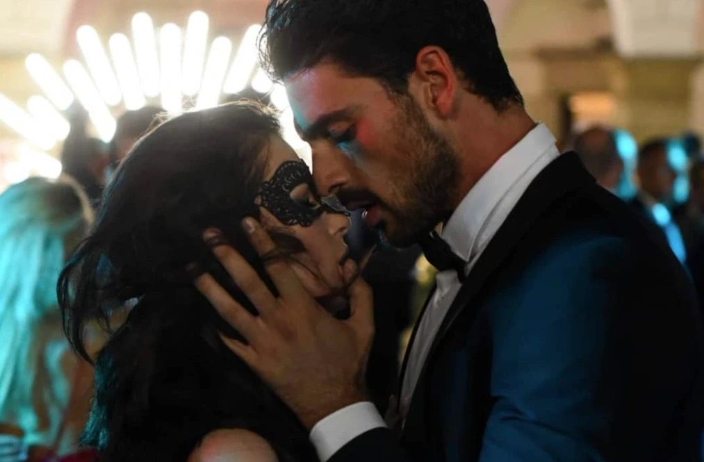 Khám Phá 365 Ngày Yêu Anh: Hiện Tượng Toàn Cầu