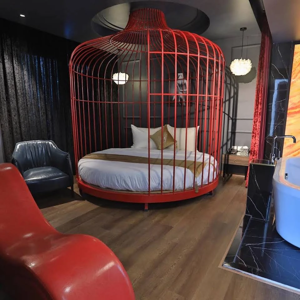 Khách sạn tình yêu Charm Hotel cho buổi hẹn hò hoàn hảo