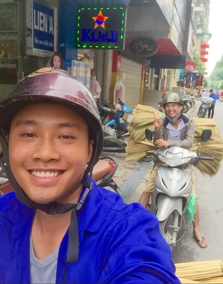 Anh Chàng Đại Úy Trần Anh Tuấn Và Tình Yêu Cộng Đồng