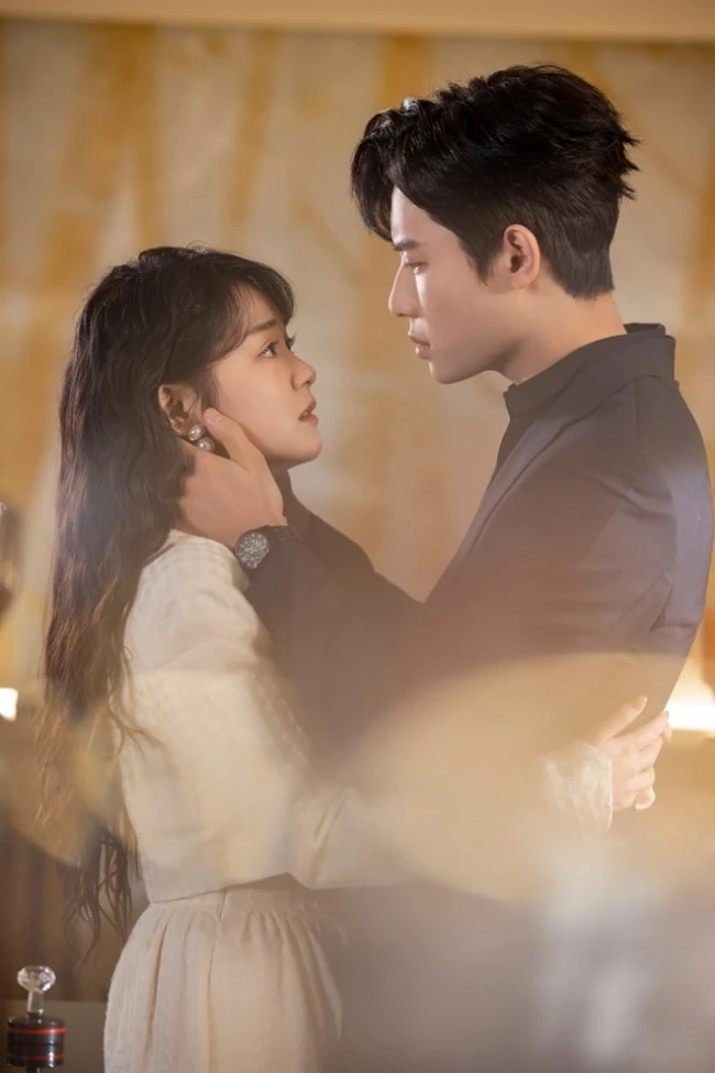 Khám Phá Sức Hấp Dẫn Của Phim Tình Yêu Mù Quáng