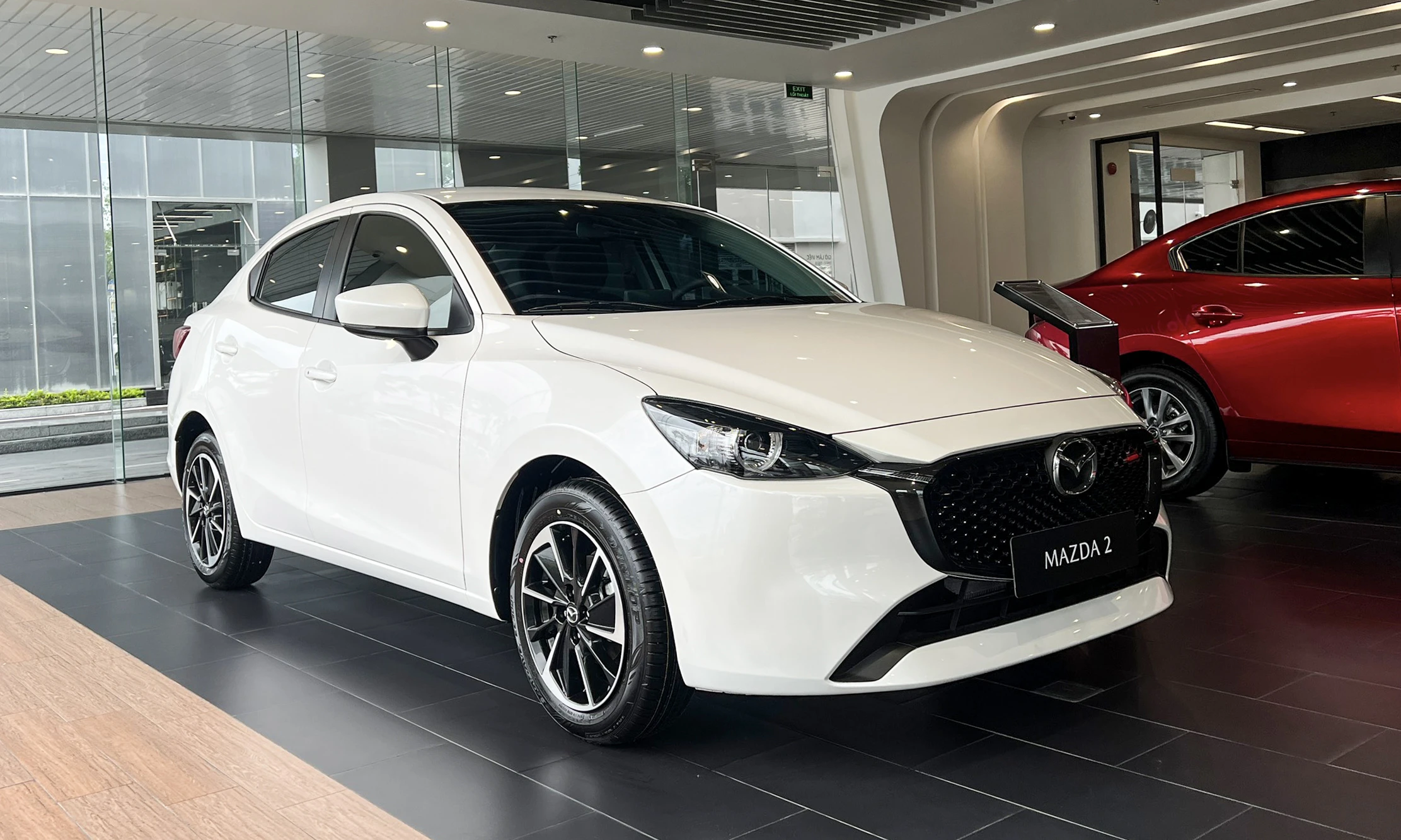 Giá xe Mazda 2 2025 và những điều cần biết